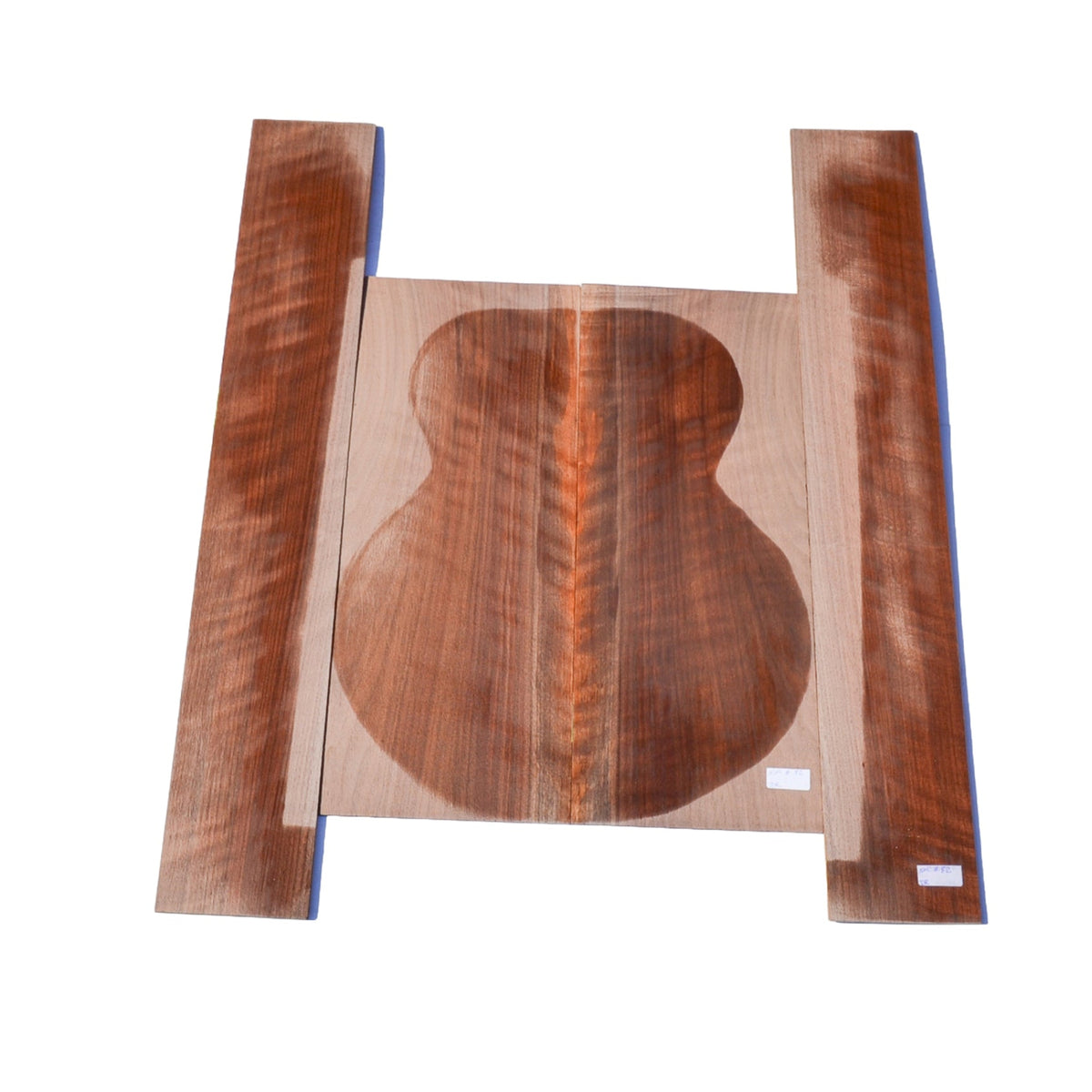 Dos et éclisses en noyer noir ondé sablé pour guitare dreadnought (#nnc-82)