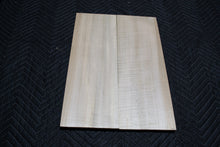 Load image into Gallery viewer, Curly maple top (elg-7)
