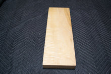 Load image into Gallery viewer, Curly maple piece (elg-10)
