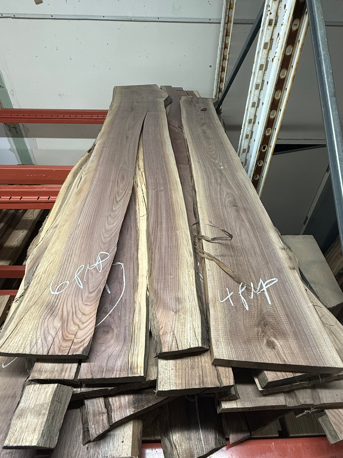 Promotion 4/4 Noyer Noir Live edge plané