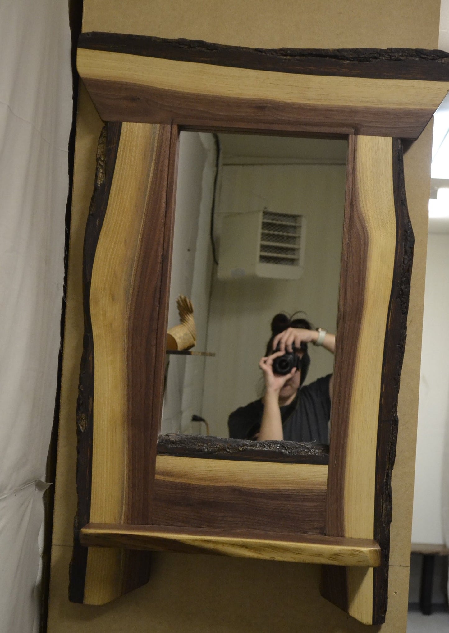 Black Walnut live edge mirror (mirr-01)