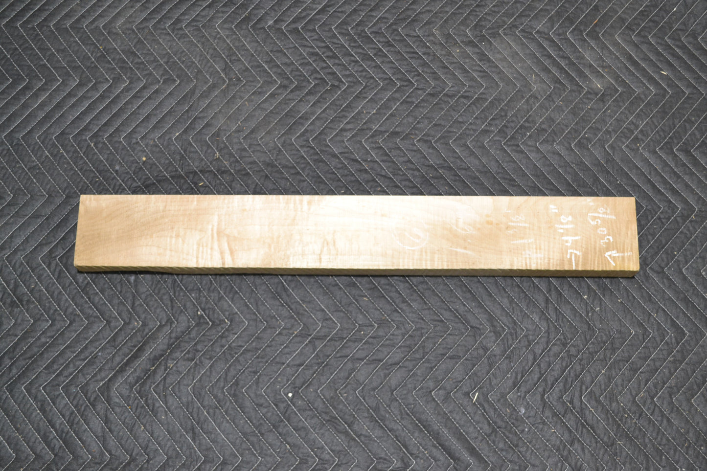 Soft curly maple neck flat cut #elg-89